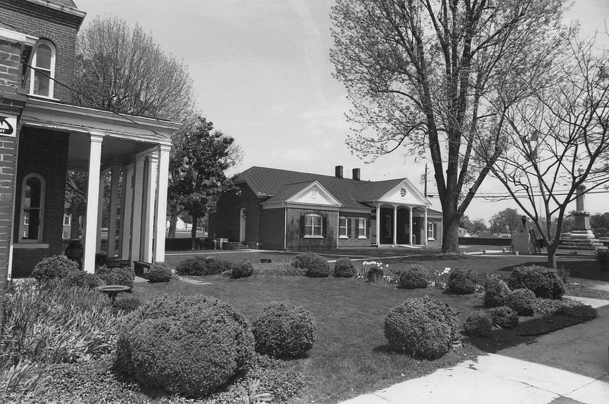 Photo 0018 - Front