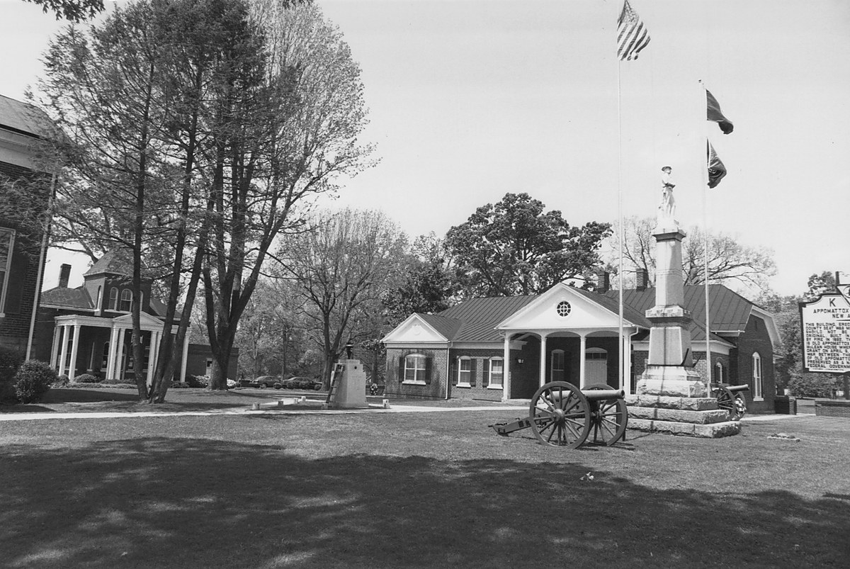 Photo 0019 - Front