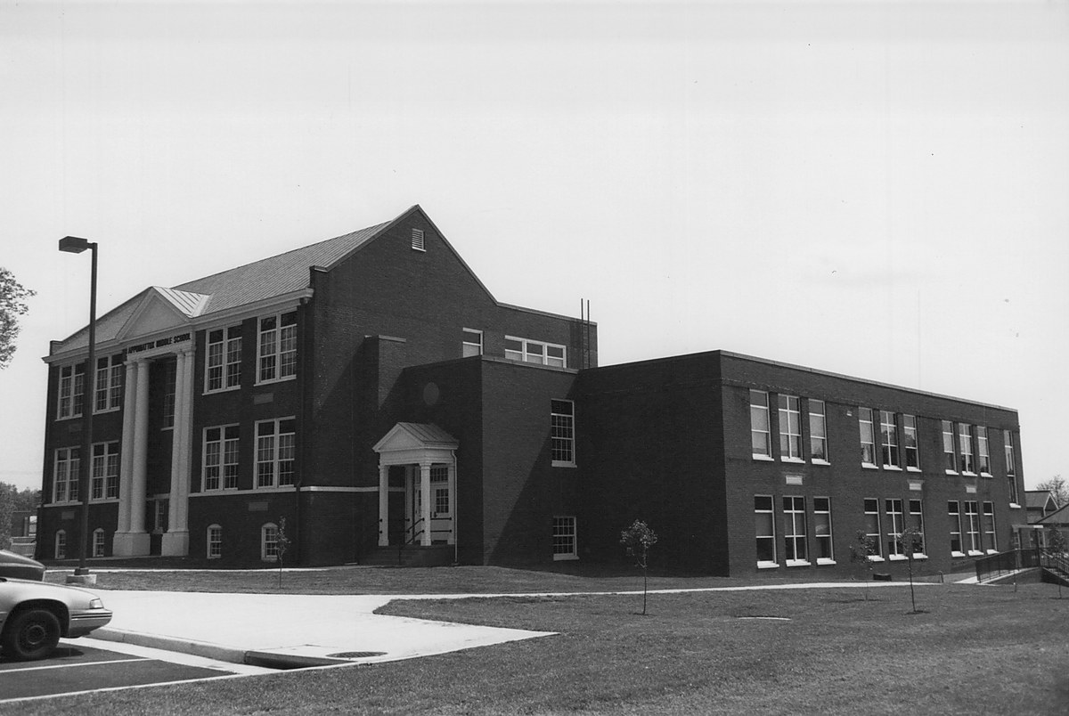 Photo 0054 - Front