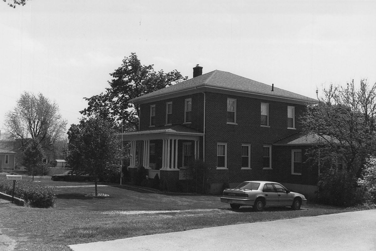 Photo 0076 - Front