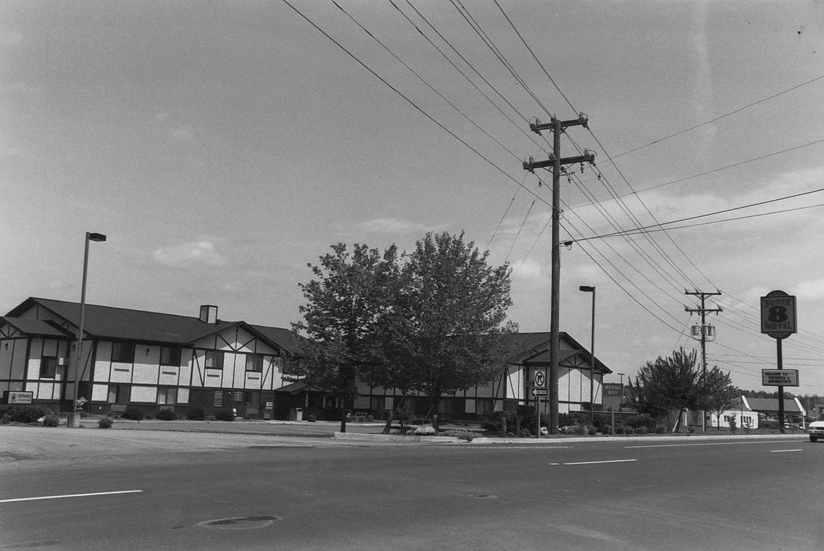 Photo 0100 - Front